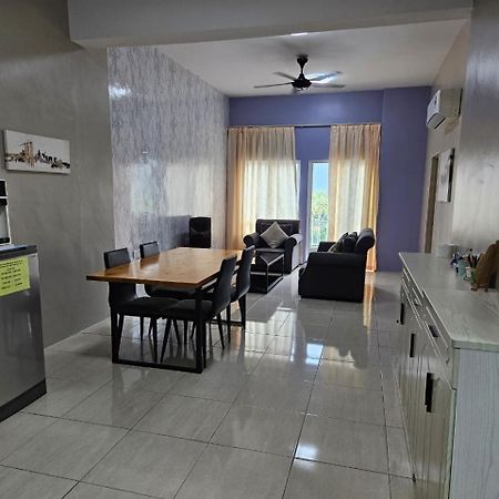 Apartemen 78 m² dengan 3 kamar tidur dan 2 kamar mandi pribadi di Kuah Bagian luar foto