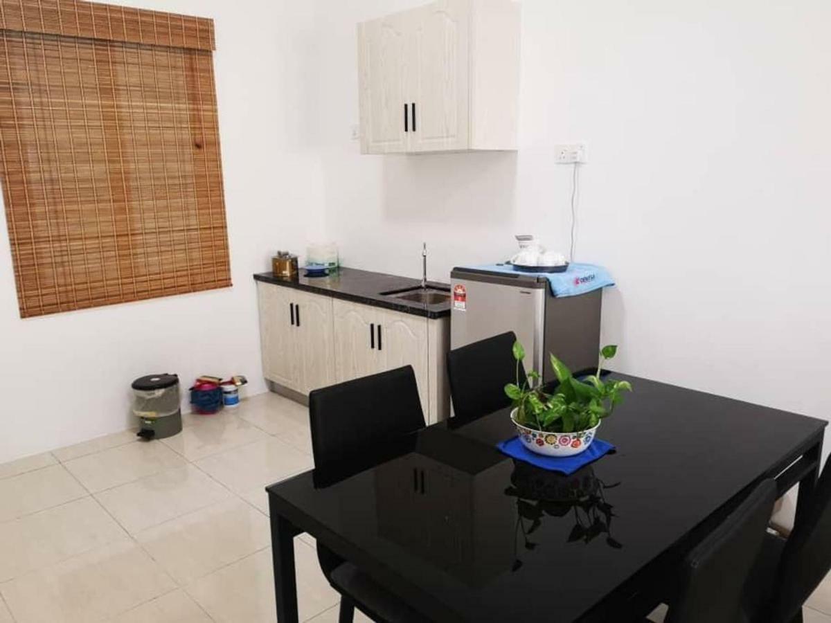 Apartemen 78 m² dengan 3 kamar tidur dan 2 kamar mandi pribadi di Kuah Bagian luar foto